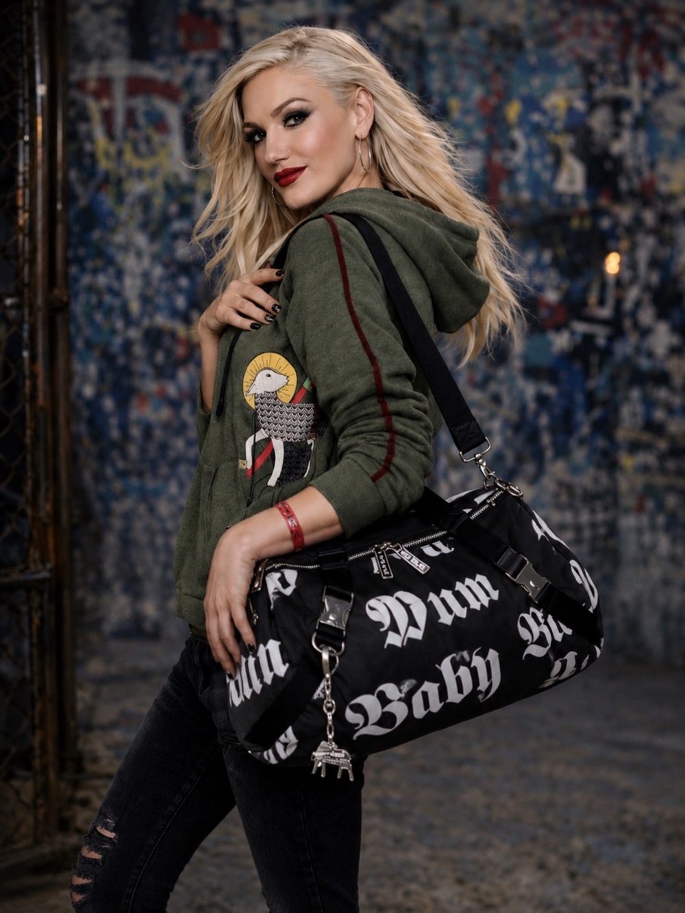 L.A.M.B. Lesportsac barrel bag crossbody - Picture 1 of 7